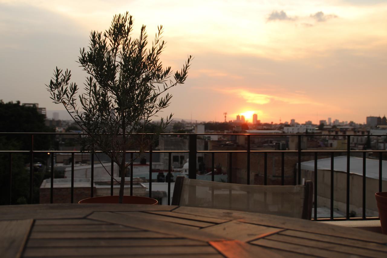 Suites Chapultepec グアダラハラ エクステリア 写真