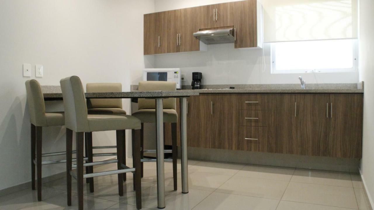 Suites Chapultepec グアダラハラ エクステリア 写真